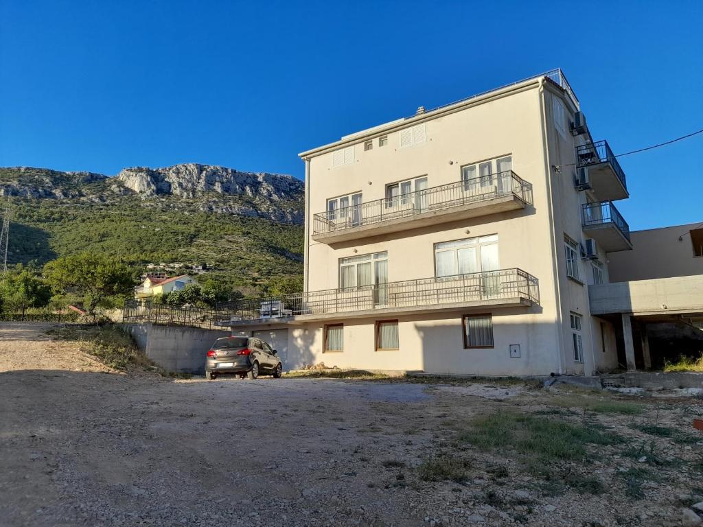 Výhľad na hory alebo výhľad na hory priamo z apartmánu