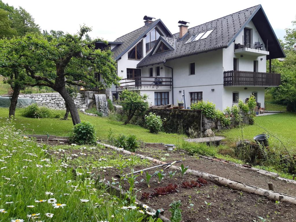 Zahrada ubytování The Millhouse Bled