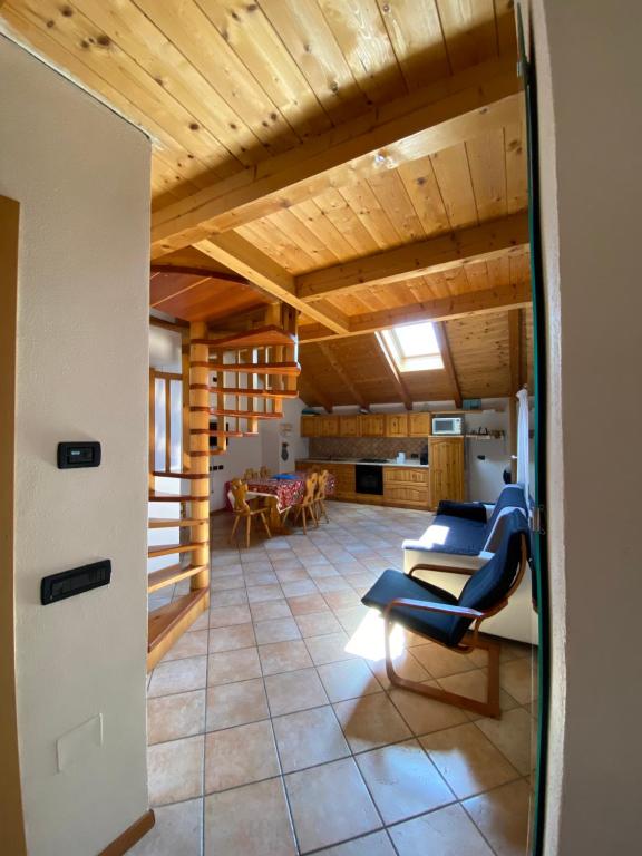 Posedenie v ubytovaní Casa Fiemme Panchià