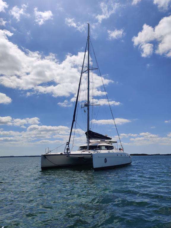 location catamaran quiberon