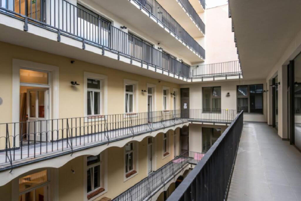 Balkón nebo terasa v ubytování Lovely Apartment at Anděl - Prague 5