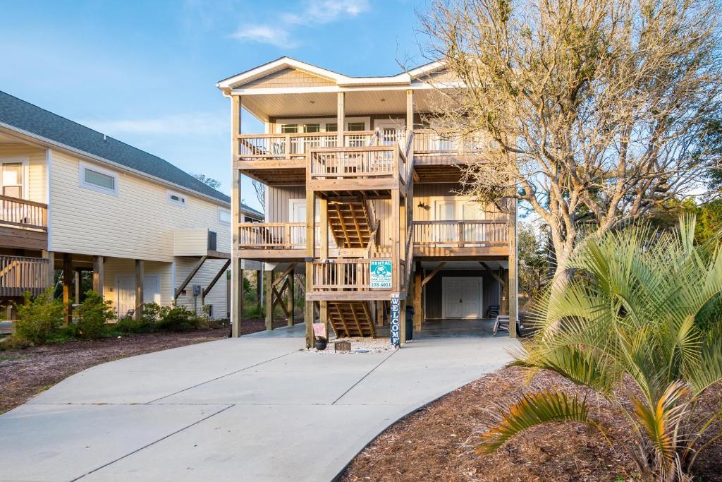 Beach 45 by Oak Island Oak Island (updated prices 2024)