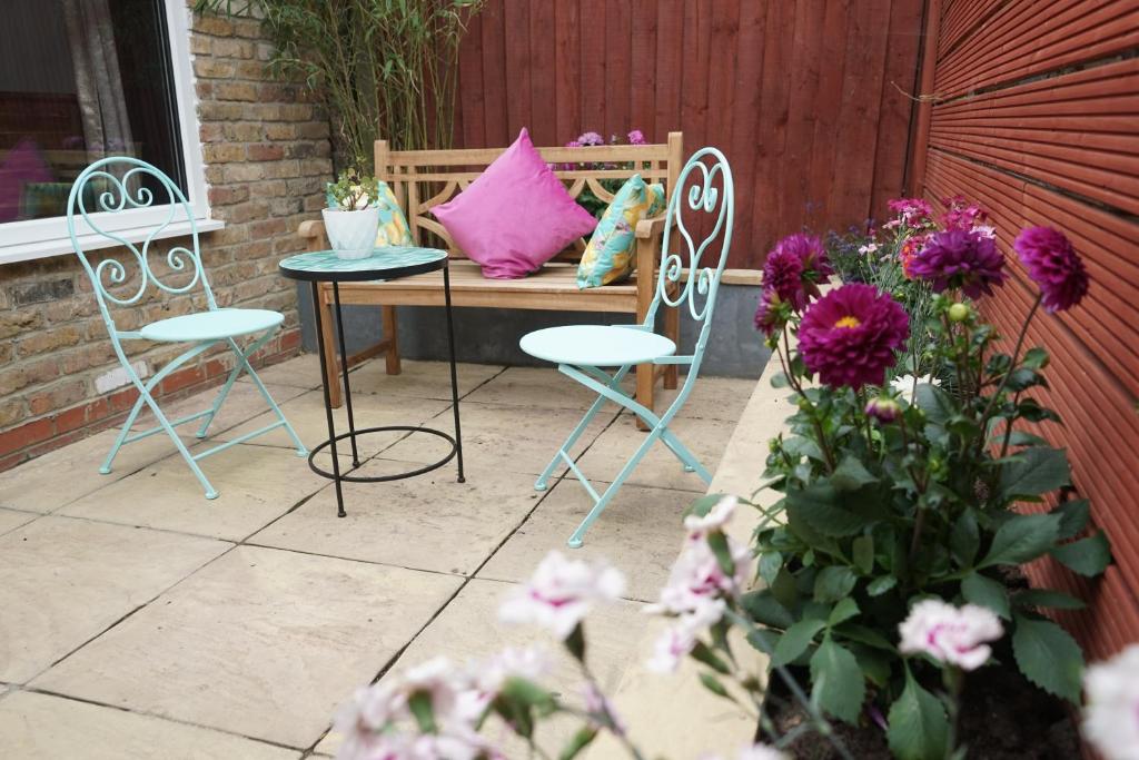 Luxury London Garden home sleep 7, 2 mins to metro - Appartement De Deux Chambres