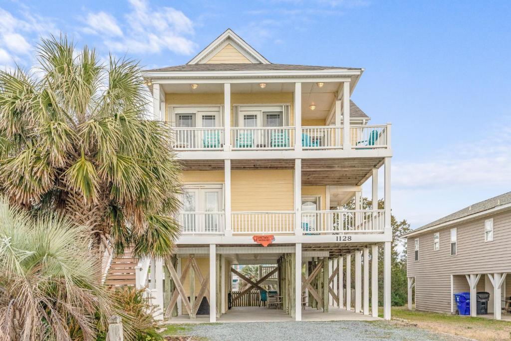 Latitude Adjustment by Oak Island Oak Island (updated prices 2024)