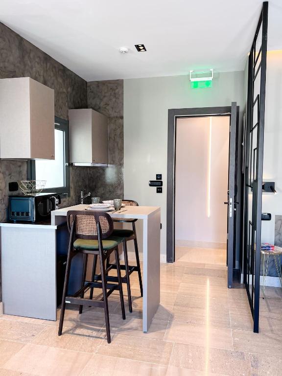 Royalty Suites Psyrri - Resim 22