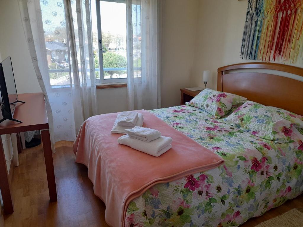Кровать или кровати в номере Aguda Mar - Arcozelo, V N Gaia