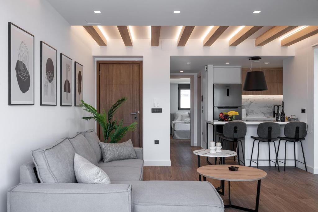 Almy Luxury Apartments - 11