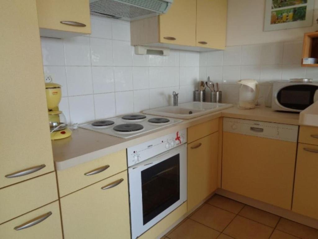 Fotografia z galérie ubytovania Appartement spacieux face aux dunes avec terrasse plein sud, parking et ménage inclus - FR-1-672-7 v destinácii Merlimont