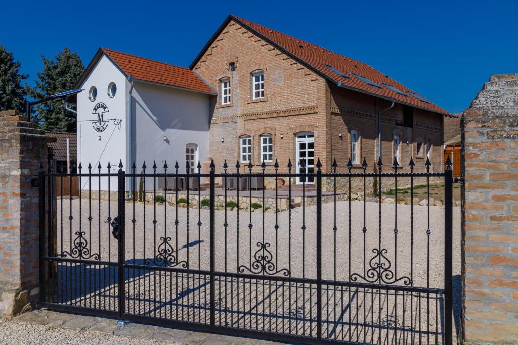 Magtár Villa 7754 Bóly, Dózsa György utca 16. kép - 1
