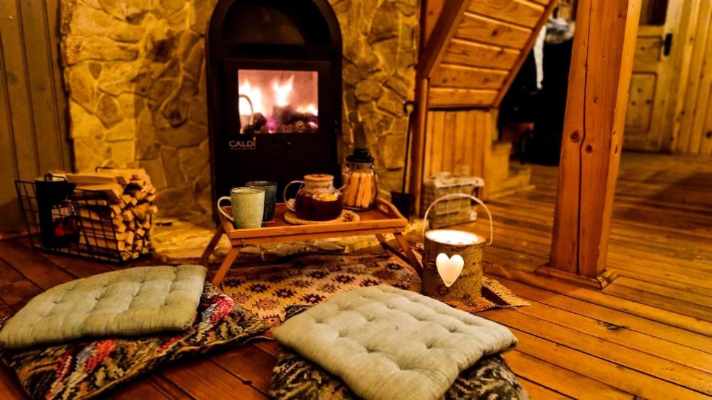 Tiny Wooden Cottage -Covasna - Chalet De Tres Habitaciones