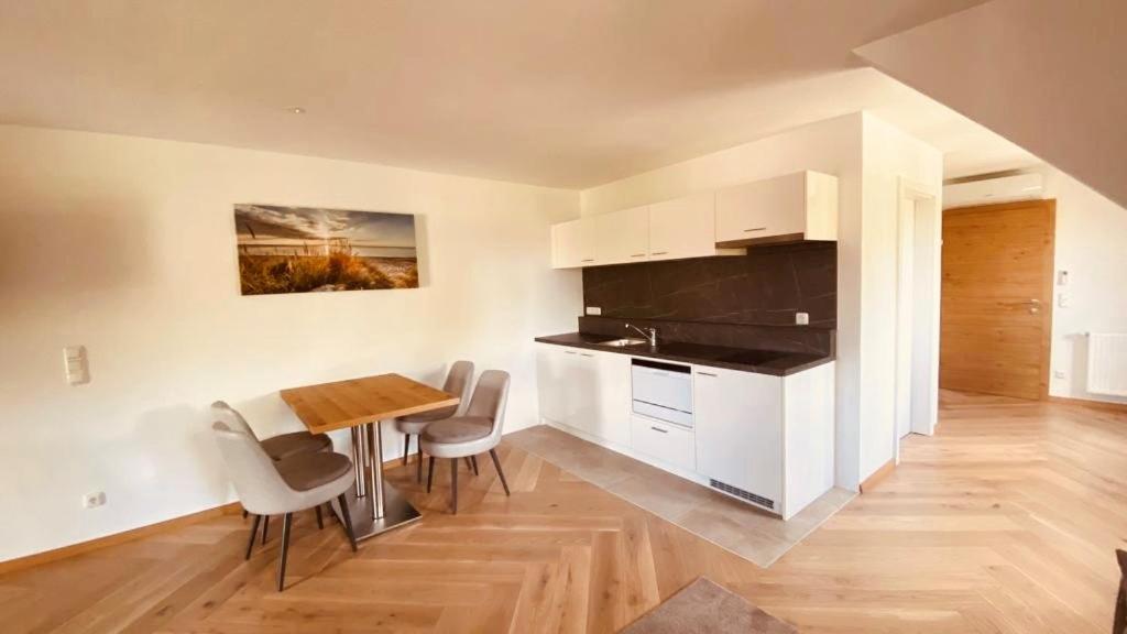 Kuchyň nebo kuchyňský kout v ubytování Hotel Restaurant Häupl