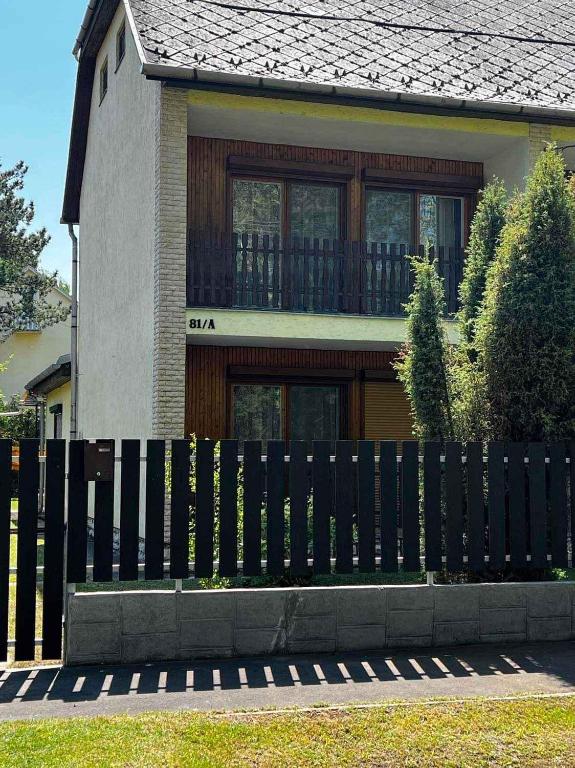 Budova, kde se prázdninový dům nachází