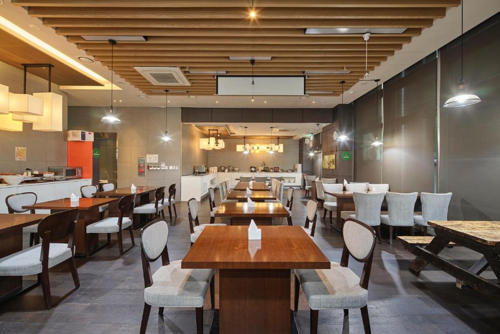 Restaurace v ubytování Jeju Central City Hotel