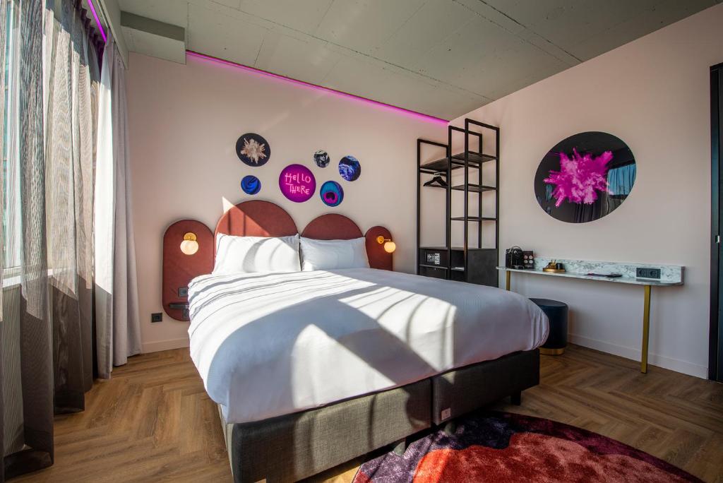 Postel nebo postele na pokoji v ubytování Hotel VIC
