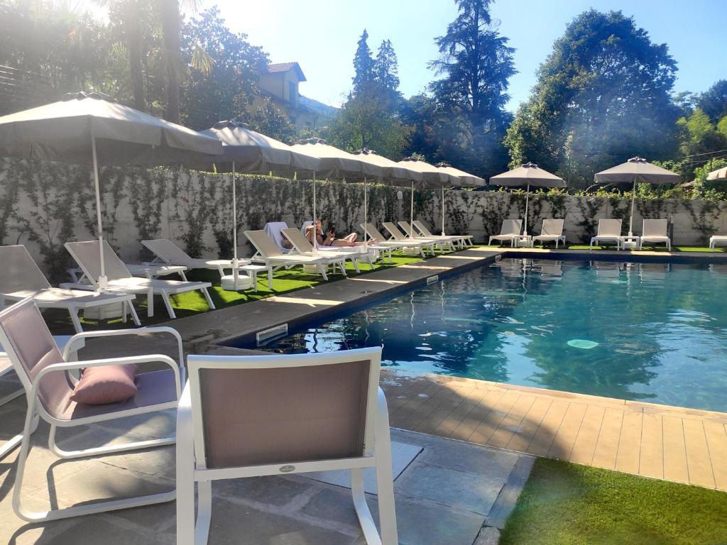 Bazén v ubytování Hotel La Fontana nebo v jeho okolí