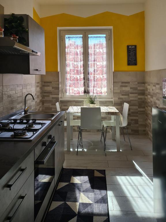 Кухня або міні-кухня у APT Re di Roma
