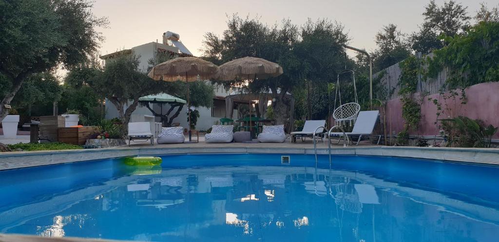 Bazén v ubytování Gouves Garden Hersonisos Heraklion nebo v jeho okolí