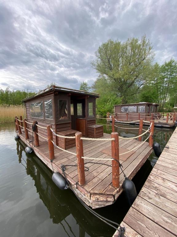 Urlaub auf dem Wasser mit unserem Hausboot, Wustrow – Aktualisierte Preise  für 2023