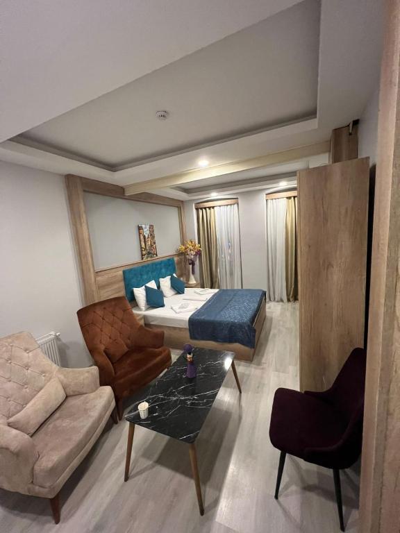 A seating area at Destinia Pera