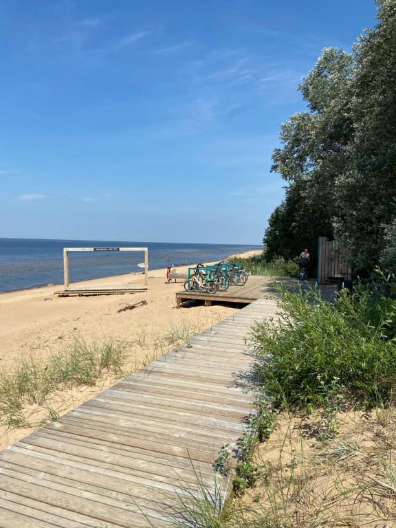 Romantic cozy house Kirzacinas pirts with sauna close to seaside - Maison De Vacances