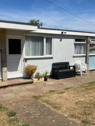 Gallery image of Chalet 2 Charisma 1 Sandown Bay Holiday Centre GENEROUS MONEY OFF FERRY CROSSING & SPECIAL OFFER UNTIL END OF JUNE, SEPTEMBER AND HALLOWEEN DEALS NOW ON in Brading