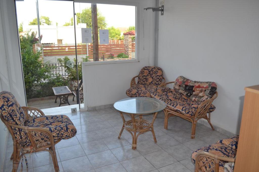A balcony or terrace at Studio Lantzos