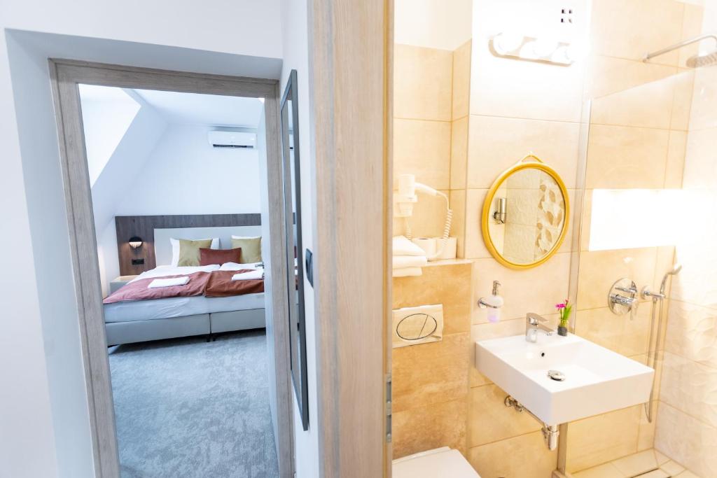 Laguna Panzió - Two-Bedroom Suite