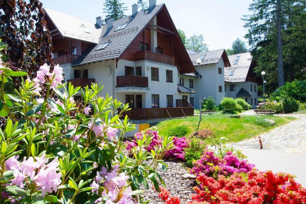 Vonkajšia záhrada v ubytovaní Apartament Polana-Karpacz