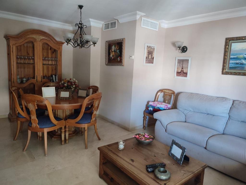 Zdjęcie z galerii obiektu CALANCHA 17 w mieście Estepona