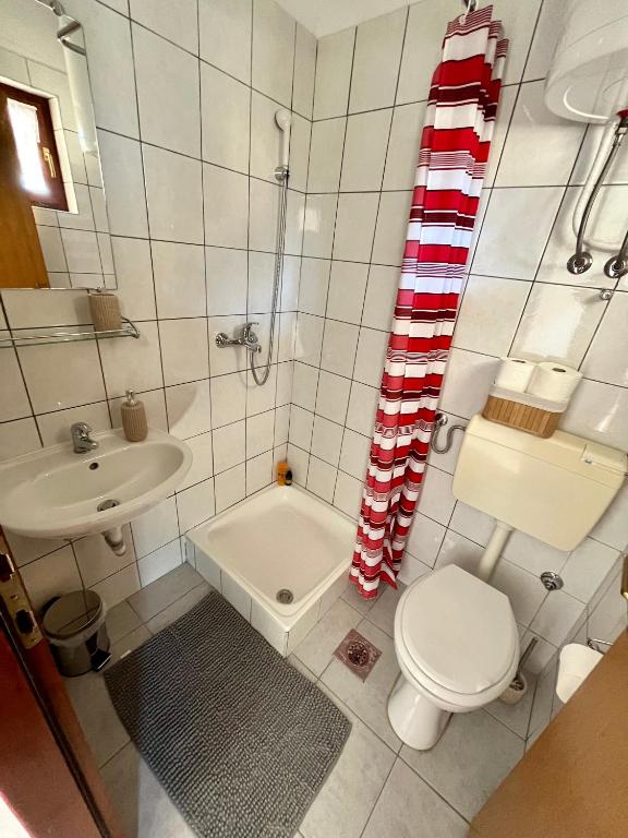 Łazienka w obiekcie Apartments Fortuna