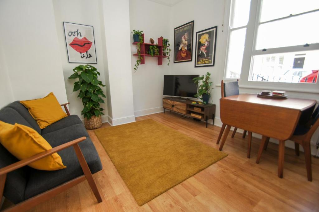 Waterloo Apartment - By Brighton Holiday Lets