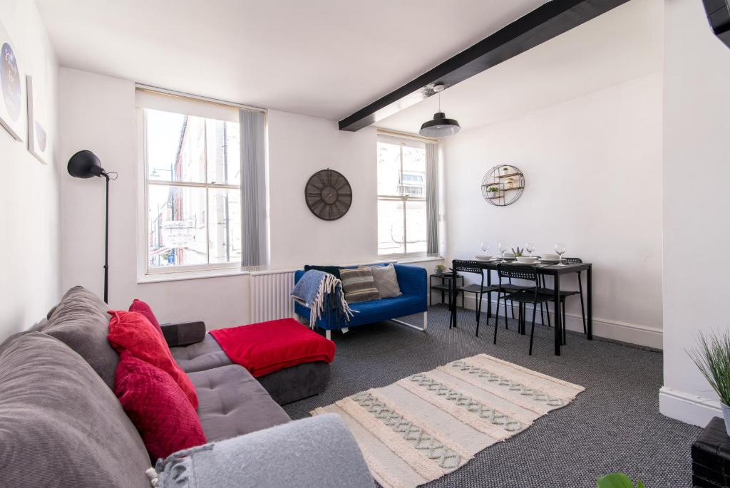 Characterful 2 bed apartment - Spacious & Comfy - Apartamento De Dos Dormitorios