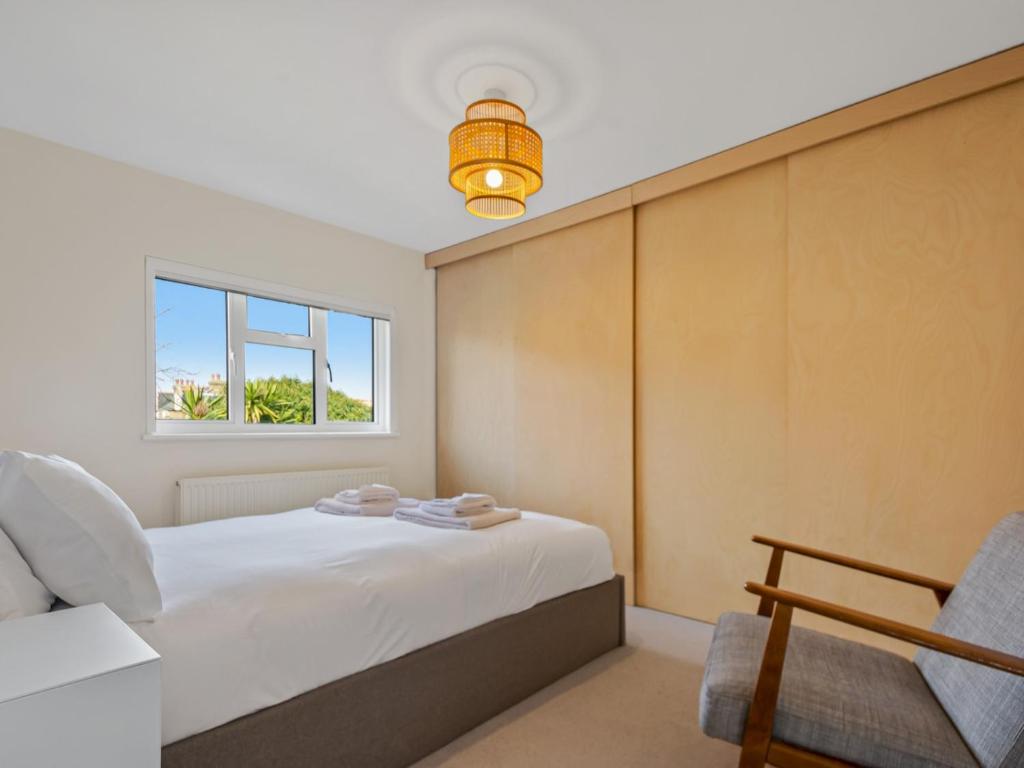 תמונה מהגלריה של Pass the Keys Relaxing Home in the Heart of Whitstable with garden בוויטסטייבל