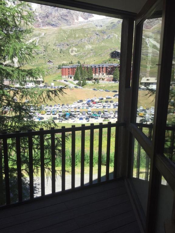 Uma vista geral da montanha ou uma vista da montanha a partir do apartamento