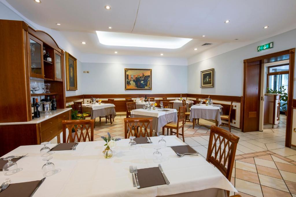 Restaurace v ubytování Hotel Sollievo