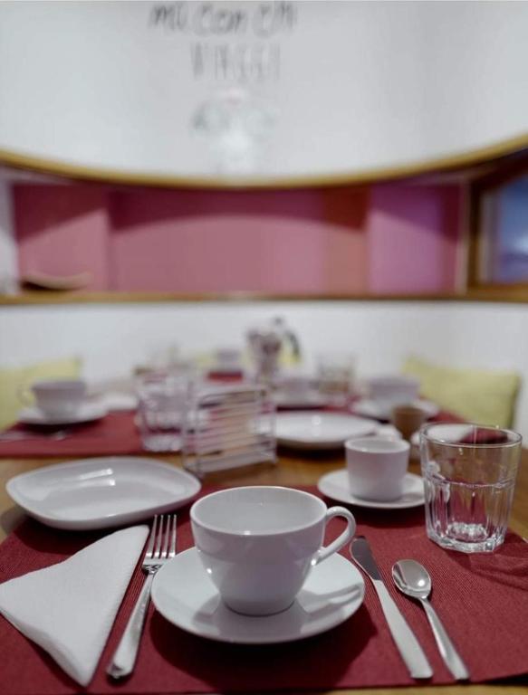Restauracja lub miejsce do jedzenia w obiekcie Casa vacanza "IL GIRASOLE"