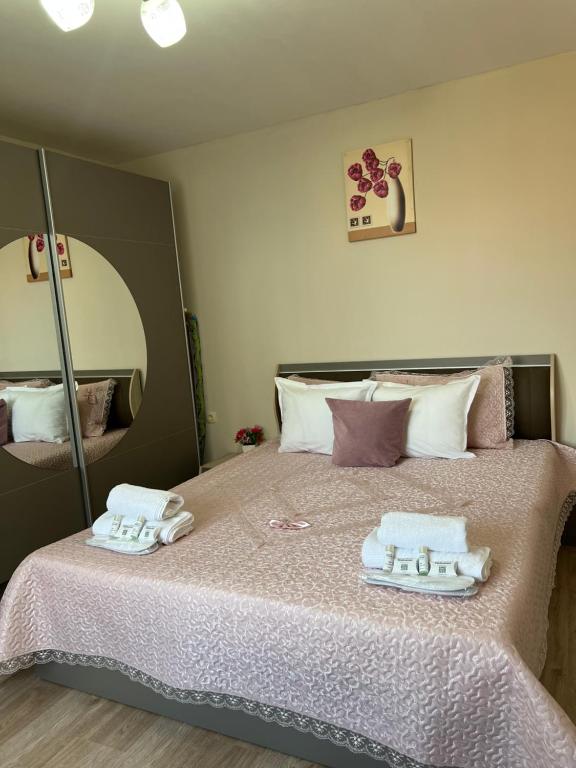 Postel nebo postele na pokoji v ubytování Guest House Tatiana /Къща за гости ТАТЯНА