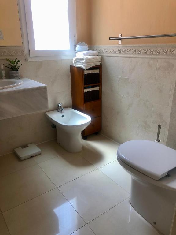 Łazienka w obiekcie Mojacar terrazas del Golf