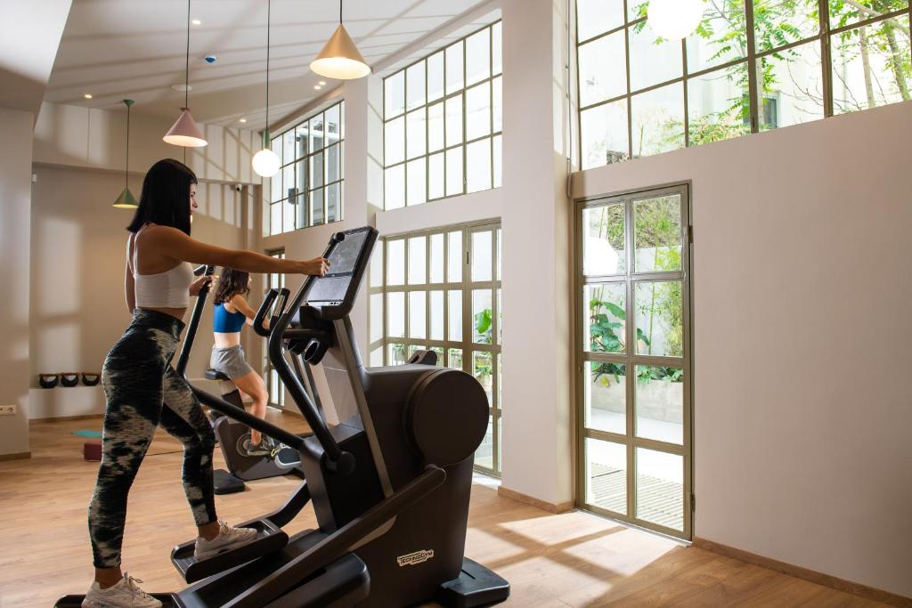 Centrum fitness w obiekcie Alkima Athens Hotel
