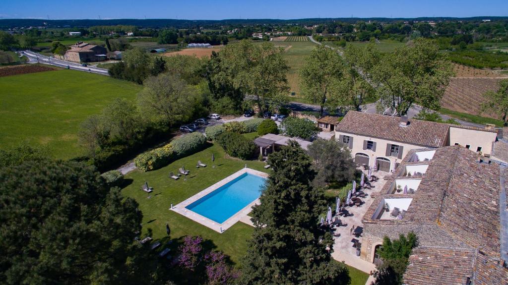 Bazén v ubytování Hôtel & Restaurant de charme - La Bégude Saint-Pierre nebo v jeho okolí