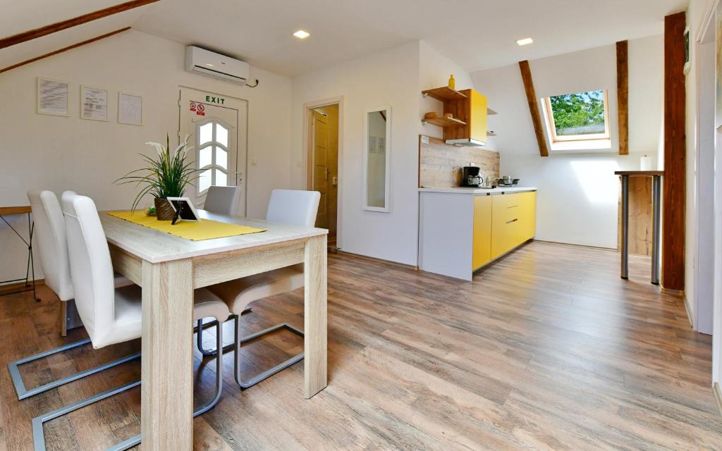 Kuchyňa alebo kuchynka v ubytovaní Apartman Doris