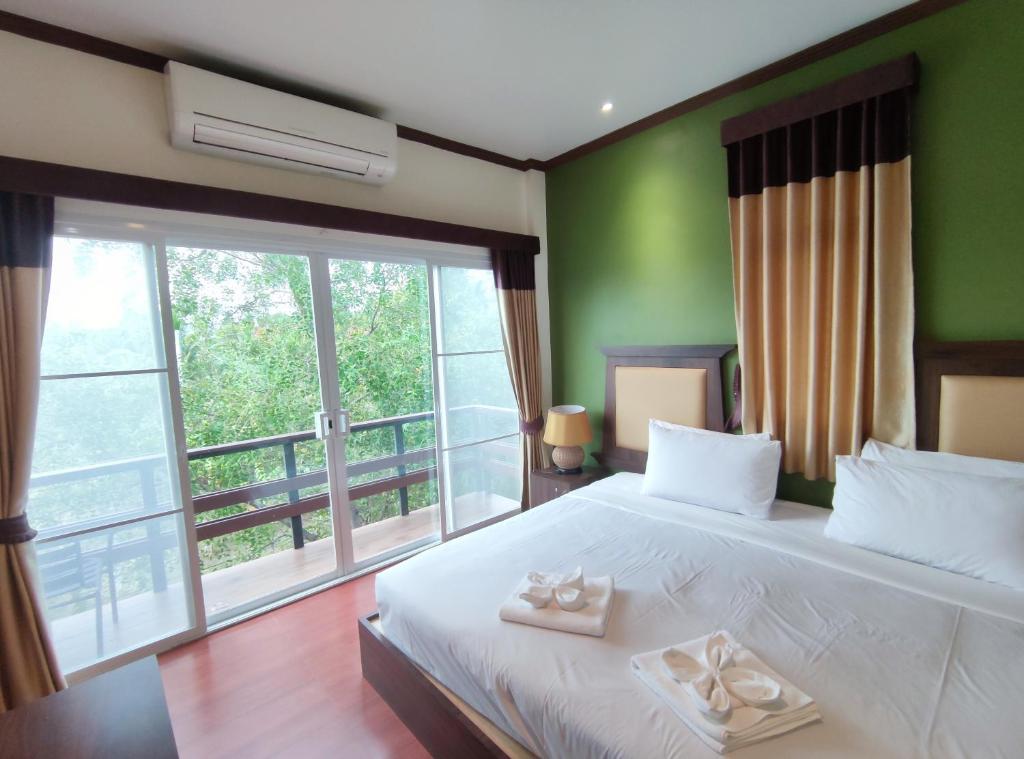 Baantip Suantong - Esquina Deluxe Skyline River (Doble)