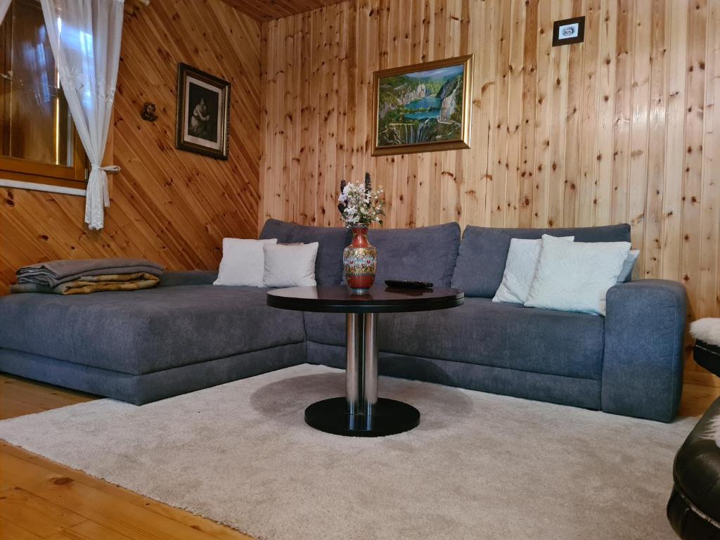 Posezení v ubytování House Poljana