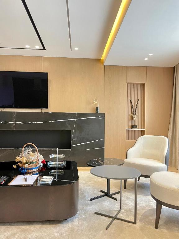Luxury Lake View Duplex with Indoor Fireplace - Imazhi 11