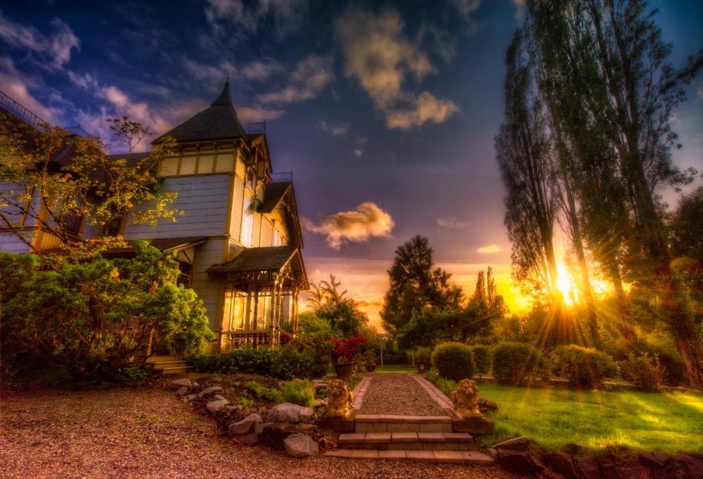 Swantown Inn - Housity
