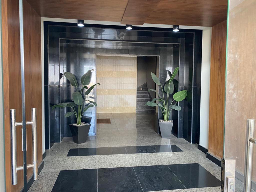 LOTUS 66 Luxury Modern Apartment