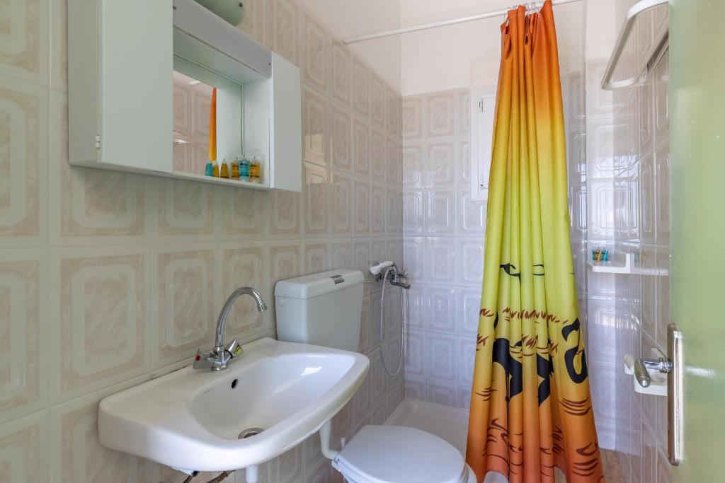 Koupelna v ubytování Stafylos Rooms
