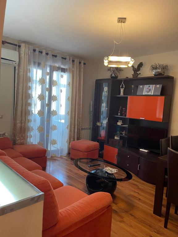 Xheni Apartament - Image 5