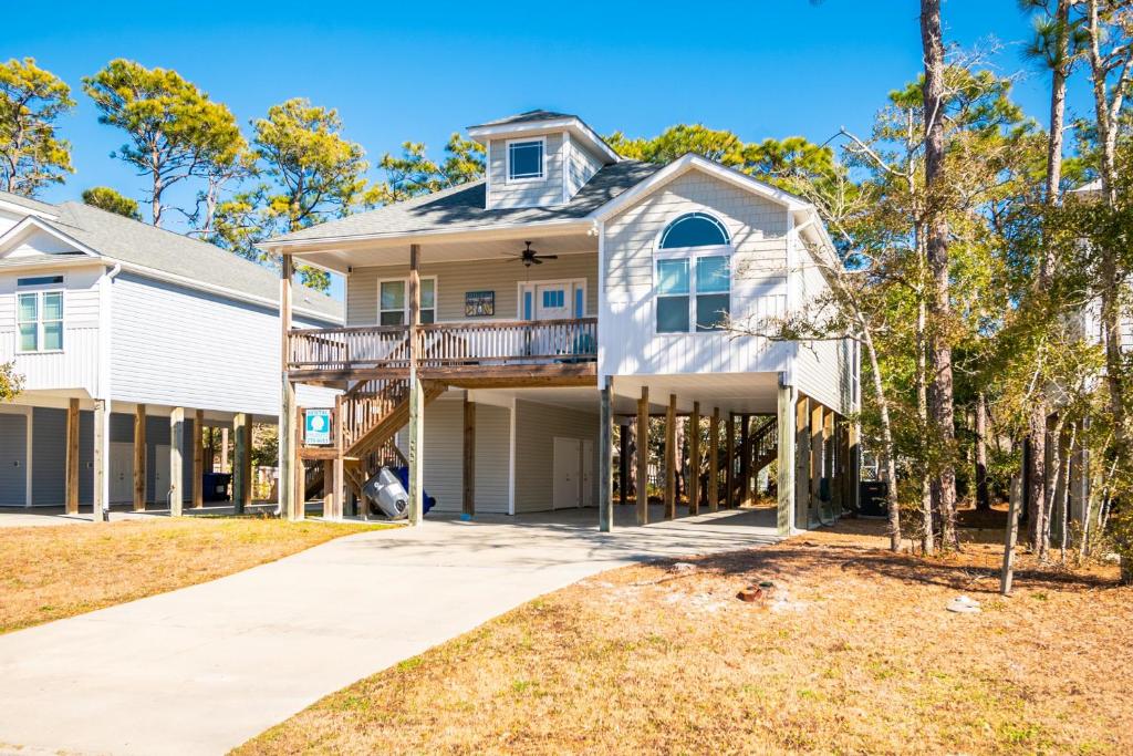 Parade Rest by Oak Island Oak Island (updated prices 2024)