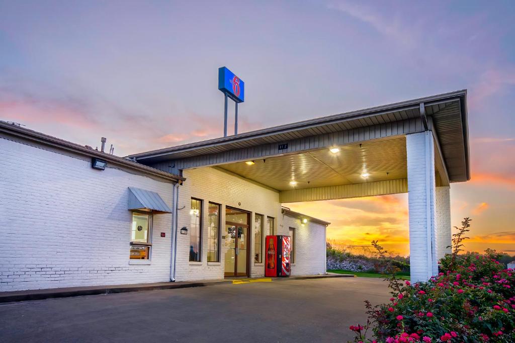 Gallery image of Motel 6-Grand Rivers, KY in Grand Rivers